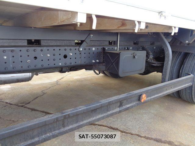 Mitsubishi CANTER 2019-03 3904126-25