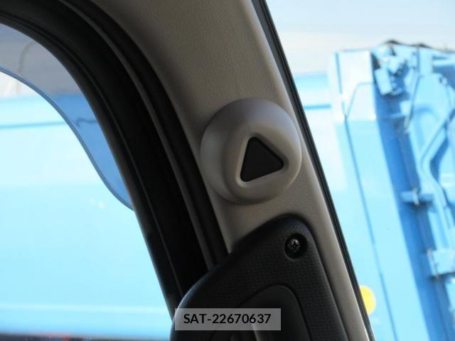 Mitsubishi CANTER 2025-11 3904080-13