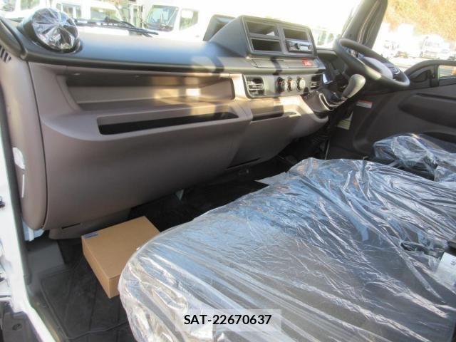 Mitsubishi CANTER 2025-11 3904080-16