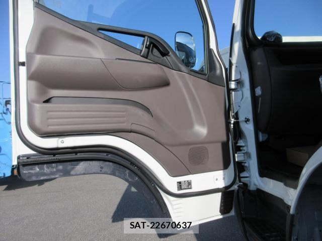 Mitsubishi CANTER 2025-11 3904080-17