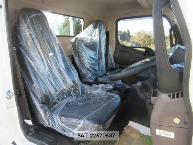 Mitsubishi CANTER 2025-11 3904080-6