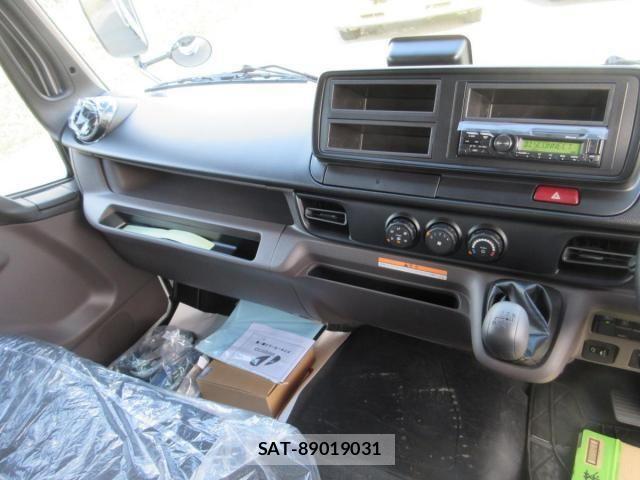 Mitsubishi CANTER 2025-11 3904074-11