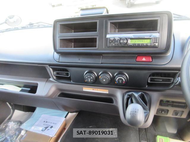 Mitsubishi CANTER 2025-11 3904074-12