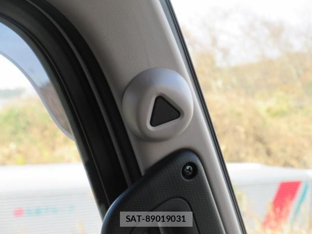 Mitsubishi CANTER 2025-11 3904074-15