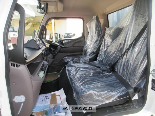 Mitsubishi CANTER 2025-11 3904074-18