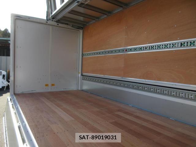 Mitsubishi CANTER 2025-11 3904074-23
