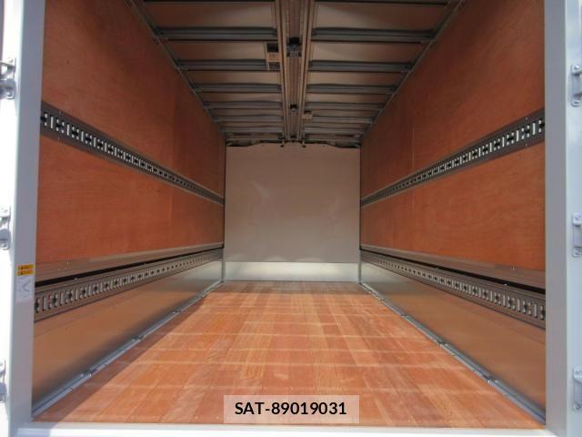 Mitsubishi CANTER 2025-11 3904074-25