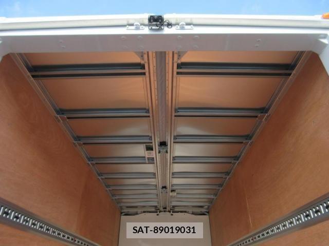 Mitsubishi CANTER 2025-11 3904074-27