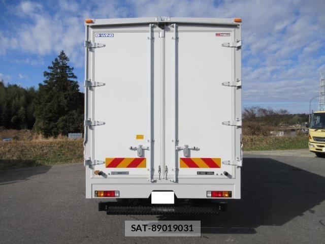 Mitsubishi CANTER 2025-11 3904074-4