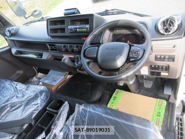 Mitsubishi CANTER 2025-11 3904074-8