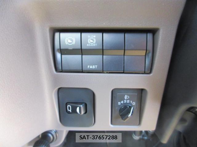 Mitsubishi CANTER 2025-11 3904072-13
