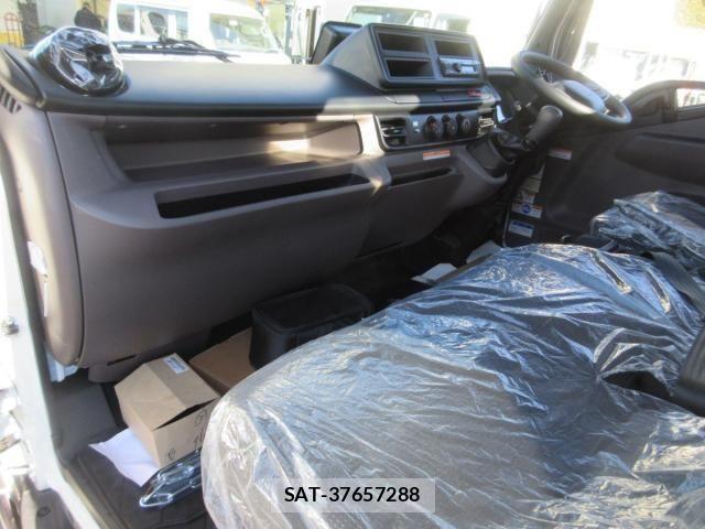 Mitsubishi CANTER 2025-11 3904072-17