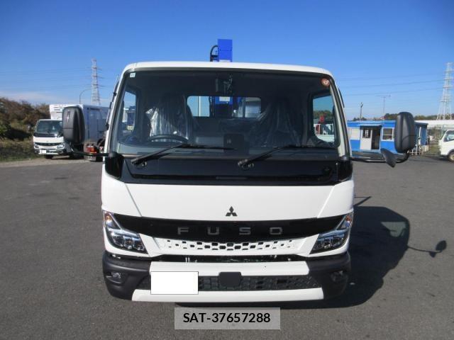 Mitsubishi CANTER 2025-11 3904072-1