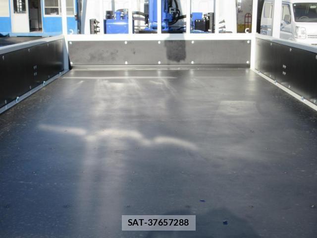 Mitsubishi CANTER 2025-11 3904072-22