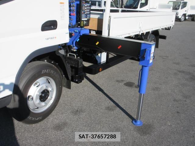 Mitsubishi CANTER 2025-11 3904072-28