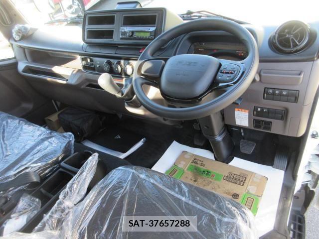 Mitsubishi CANTER 2025-11 3904072-8