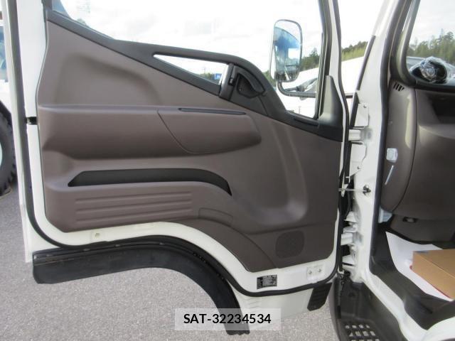 Mitsubishi CANTER 2025-11 3933387-19