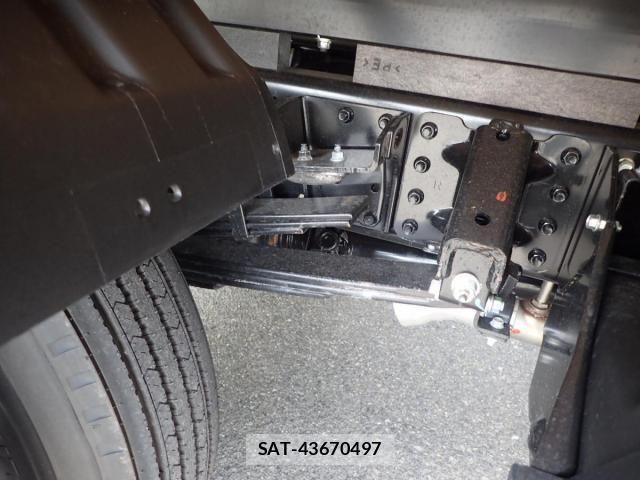 Mitsubishi CANTER 2025-11 3933367-9