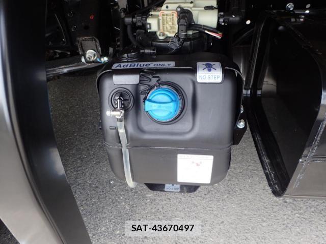Mitsubishi CANTER 2025-11 3933367-8