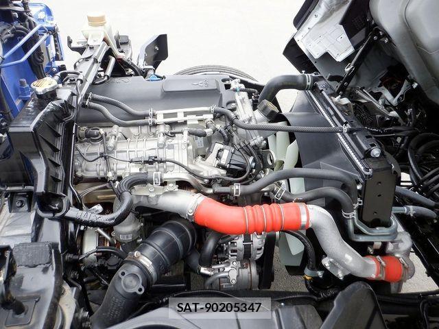 Mitsubishi CANTER 2024-04 4039345-17