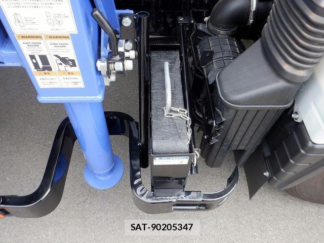 Mitsubishi CANTER 2024-04 4039345-25