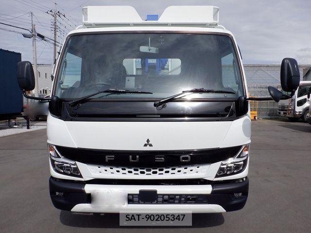 Mitsubishi CANTER 2024-04 4039345-2