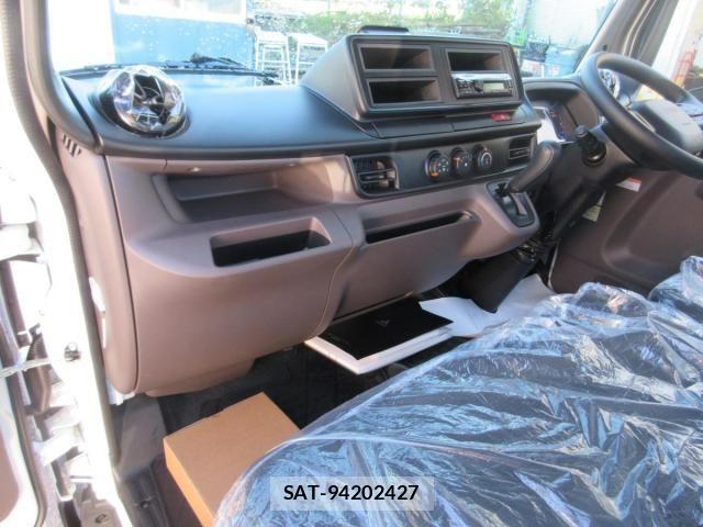 Mitsubishi CANTER 2025-11 4039360-17
