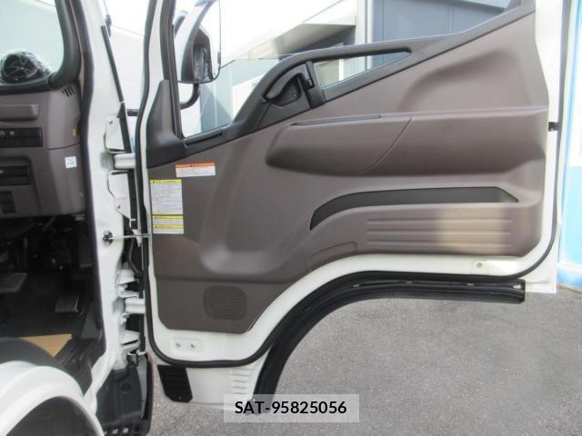 Mitsubishi CANTER 2025-11 4039374-7