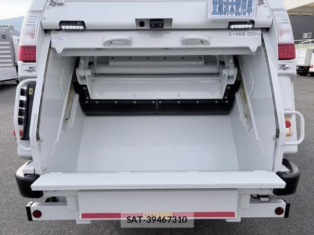 Mitsubishi CANTER 2025-05 4039343-12