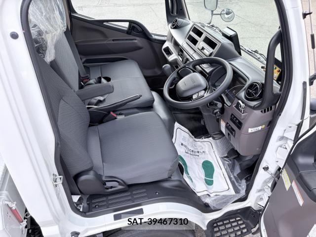 Mitsubishi CANTER 2025-05 4039343-7