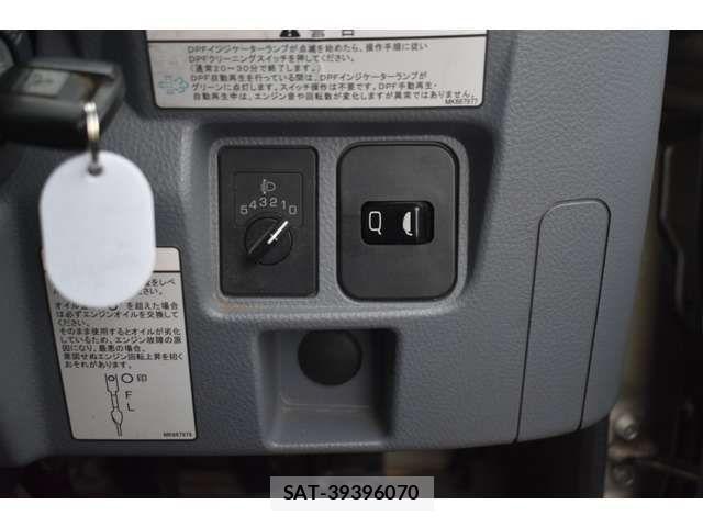 Mitsubishi CANTER 2013-11 4039400-15