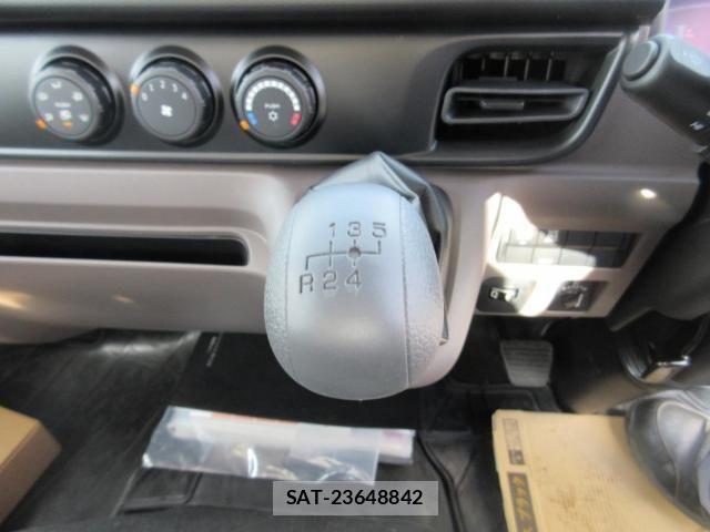 Mitsubishi CANTER 2025-11 4039366-13