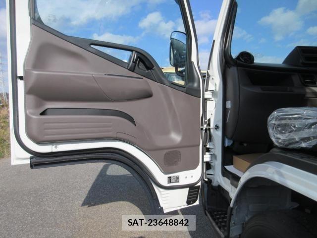 Mitsubishi CANTER 2025-11 4039366-21