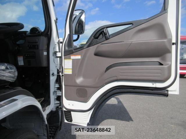 Mitsubishi CANTER 2025-11 4039366-7