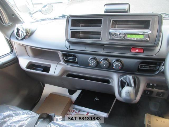Mitsubishi CANTER 2025-11 4039363-11