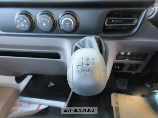 Mitsubishi CANTER 2025-11 4039363-13