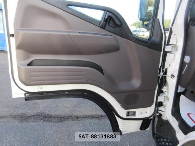 Mitsubishi CANTER 2025-11 4039363-21
