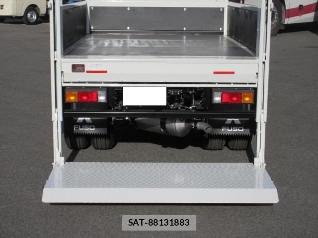 Mitsubishi CANTER 2025-11 4039363-24