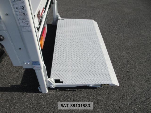 Mitsubishi CANTER 2025-11 4039363-25