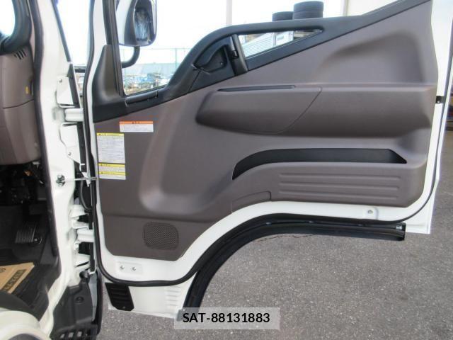 Mitsubishi CANTER 2025-11 4039363-7