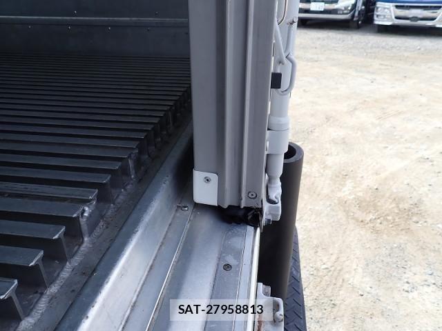 Mitsubishi CANTER 2023-05 4108604-9