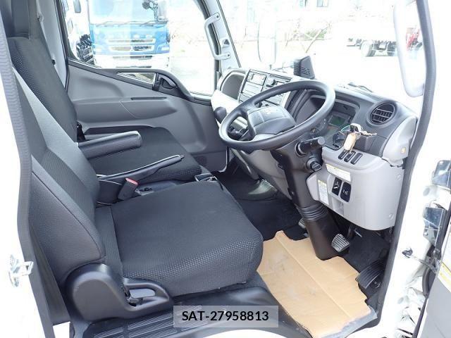 Mitsubishi CANTER 2023-05 4108604-11