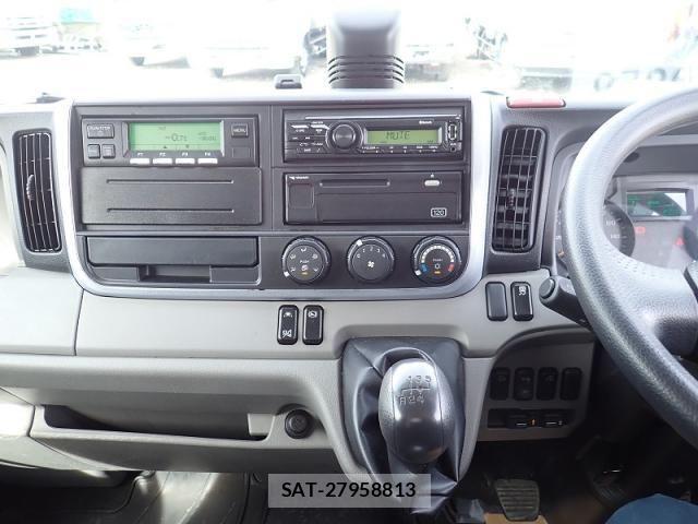 Mitsubishi CANTER 2023-05 4108604-15