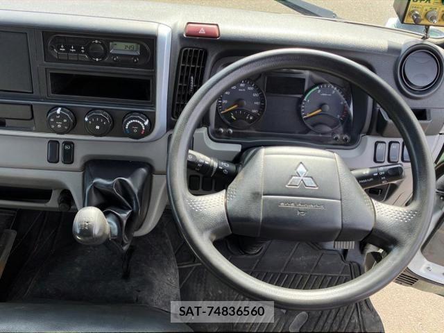 Mitsubishi CANTER 2017-08 4108634-18
