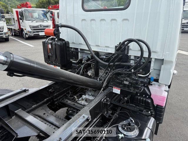 Mitsubishi CANTER 2025-05 4108586-9