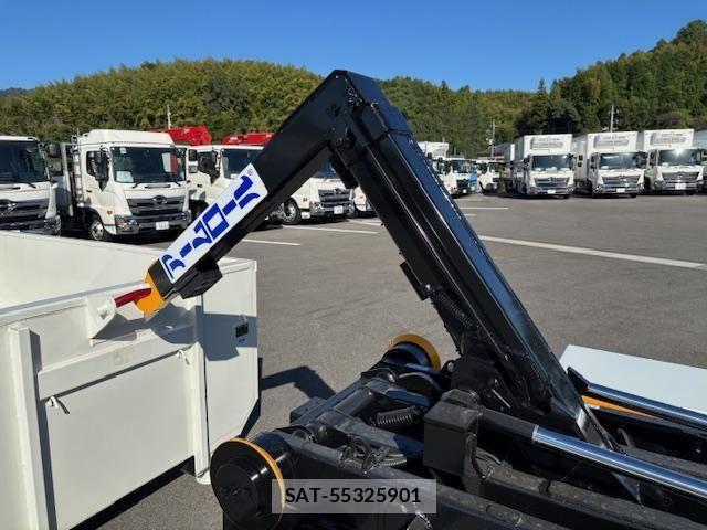Mitsubishi CANTER 2025-07 4108590-13