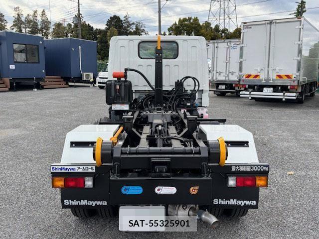 Mitsubishi CANTER 2025-07 4108590-16