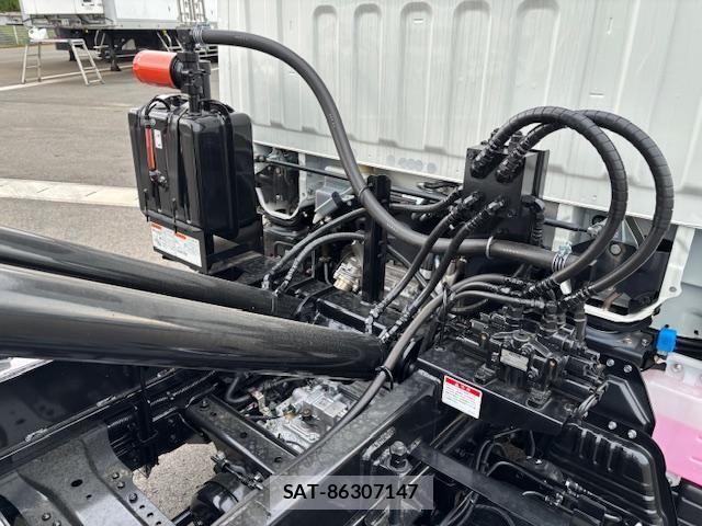 Mitsubishi CANTER 2025-06 4108589-9