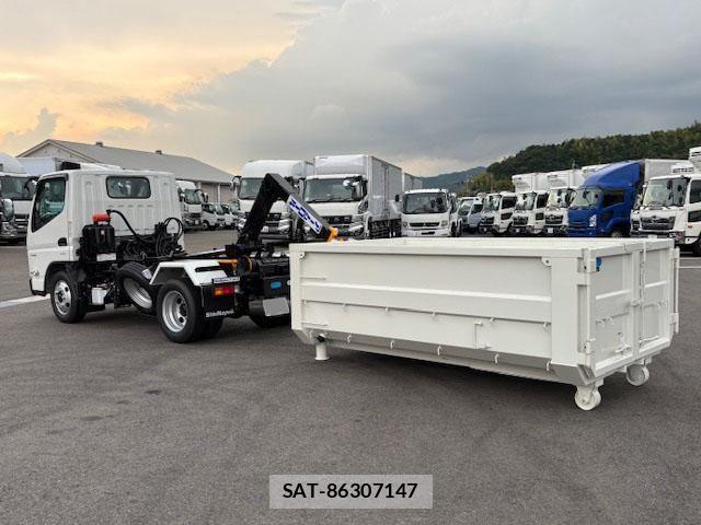 Mitsubishi CANTER 2025-06 4108589-11