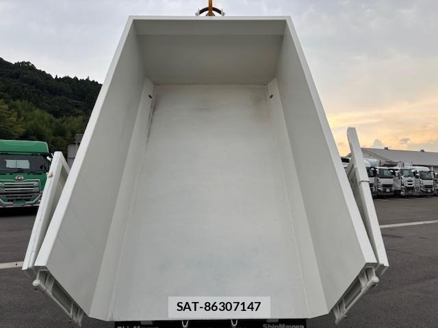 Mitsubishi CANTER 2025-06 4108589-7